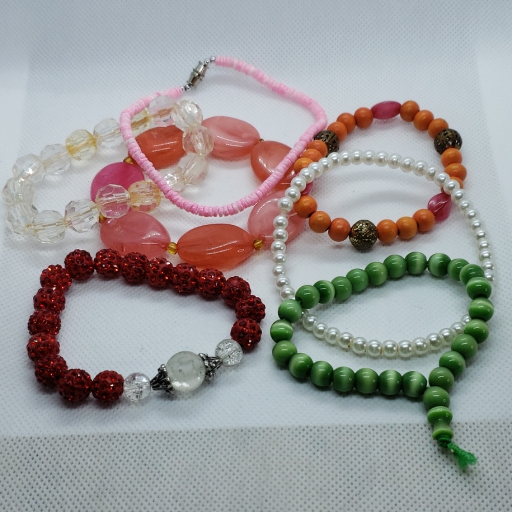 7  bracelets various colors designs stretch shell wood cat's eye pearl